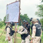 州知事、カンボジア主張のチョーク・チェイ村とプレイ・チャン村の一部をタイの法律適用の横断幕に抗議の対抗看板