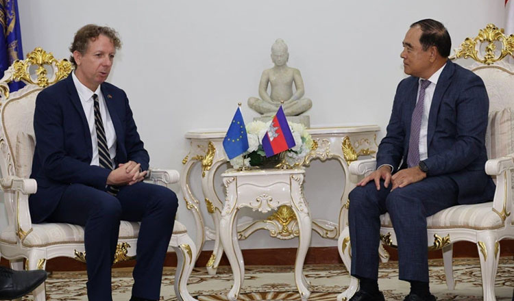 カンボジア、タイ国境沿いの人道的地雷対策を優先すると再確認