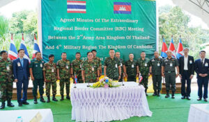 カンボジアとタイの軍幹部、紛争の緊張の中、休戦交渉のため会合