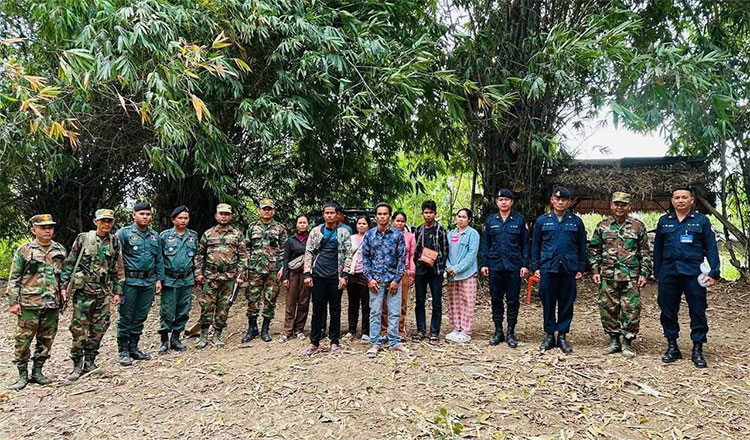 当局はタイ国境付近で出稼ぎ労働者7人と越境ブローカー1人を逮捕