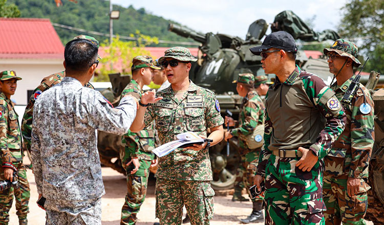 カンボジア、タイとの和平合意を受け国境から重火器の撤退を開始