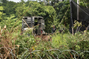 タイ軍 プレイチャンの有刺鉄線の向こうの土地を開墾、実効支配を強化