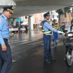 プノンペン　警察が逆走ドライバーを指導