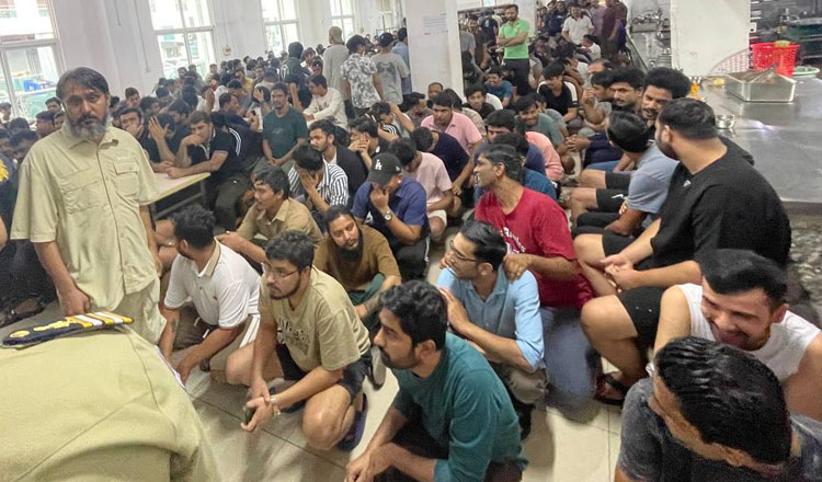 シハヌークビル 不法滞在および不法就労で、3カ国の約300人を逮捕