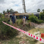 ポーサット州で石油タンカー列車が脱線