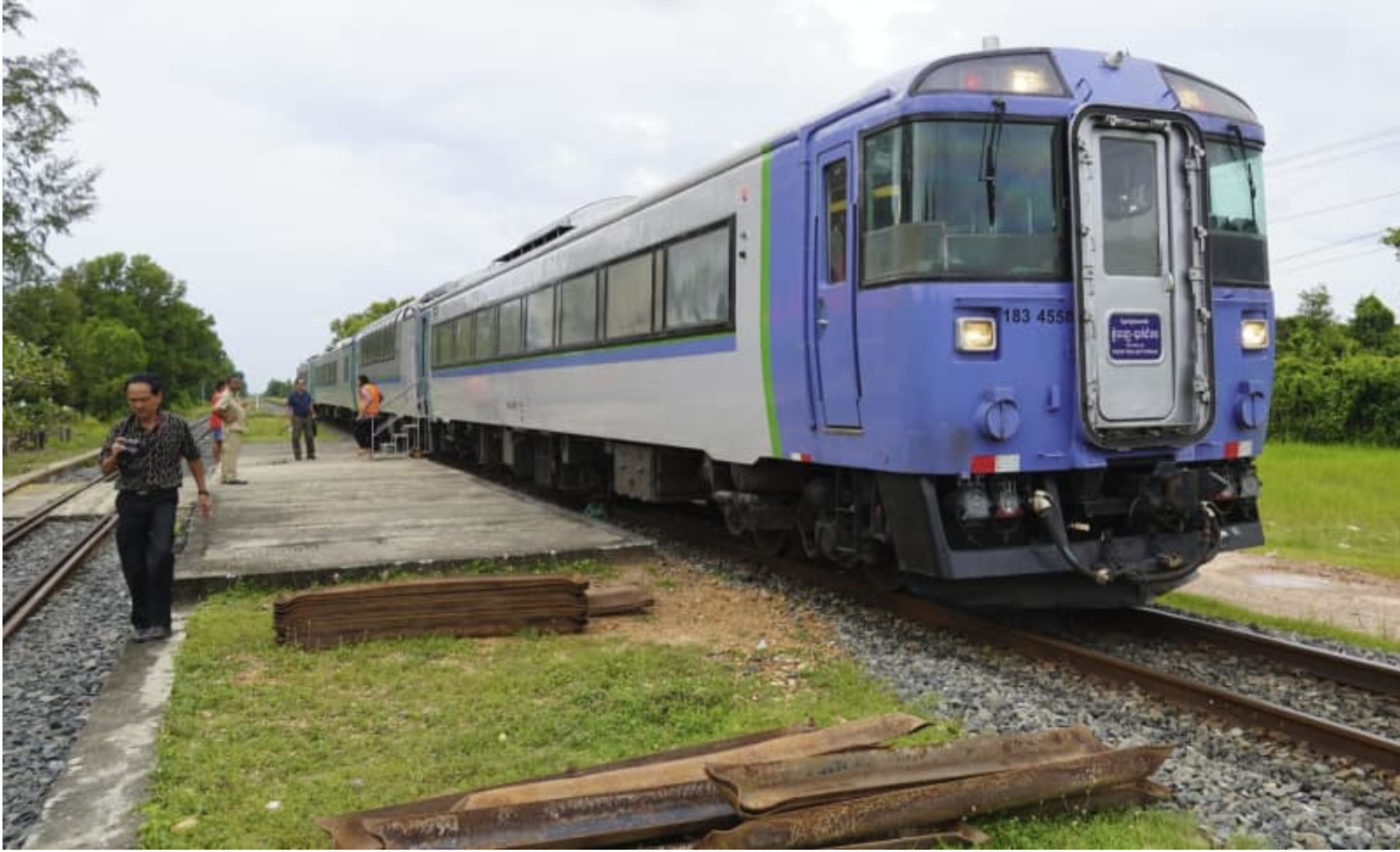 JR北海道の特急車両11両　カンボジア・ロイアル鉄道が導入