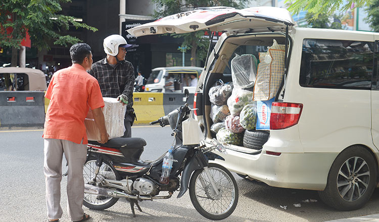 タイ国境戦火からの避難民に悪乗りぼったくりタクシーに非難