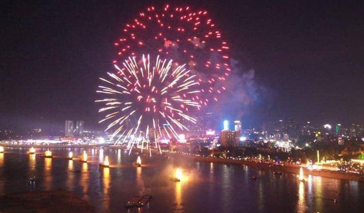 プノンペンでは大晦日に花火が全面禁止