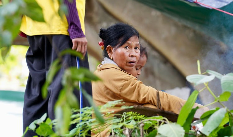 タイとの武力衝突劇化、11人死亡、76人負傷、27万人が難民に