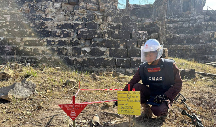 プレアヴィヒア寺院の被害評価報告書をユネスコに提出