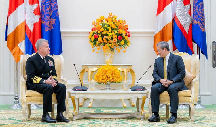 首相、米軍艦のリアム海軍基地に初入港の米インド太平洋軍司令官と会談