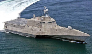 米軍艦USSシンシナティは24日-28日までリアム海軍基地に入港する予定