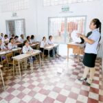 文科省、授業活動以外で授業での携帯電話の使用禁止、ガイドライン発行