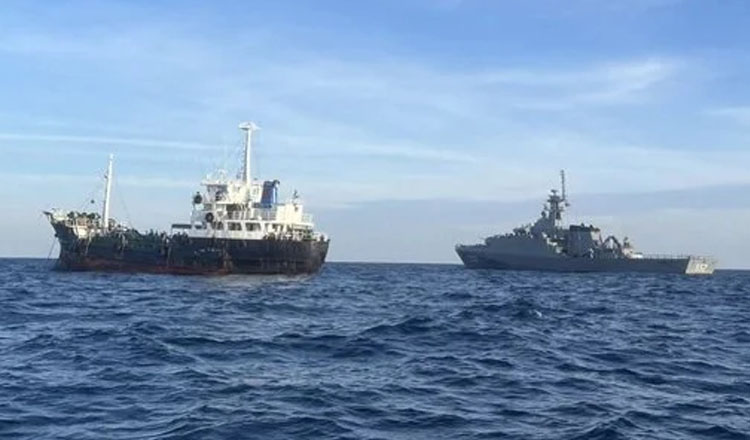 タイ カンボジアに燃料を密輸していた船舶を拿捕