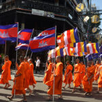 数千人が僧侶と信者が「聖なるミァク・ボチェアの儀式（万仏祭）」に参加