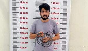 プノンペン 大使館前で殺人犯のパキスタン人を逮捕