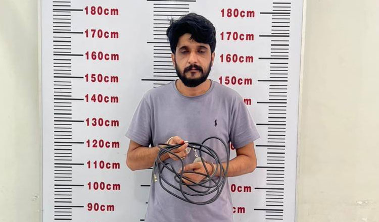 プノンペン　大使館前で殺人犯のパキスタン人を逮捕