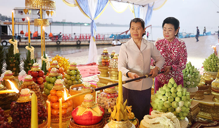 クラティが第10回リバーフェスティバルの準備を開始