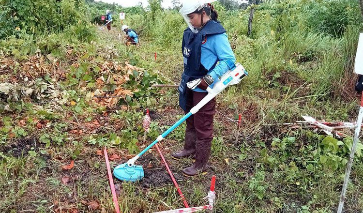 CMAC、日本から130万ドル相当の最新地雷探知機30台を受領