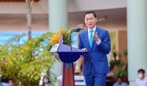 大臣は、燃料危機にもかかわらず政府が電気料金の価格を維持、今後は？