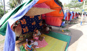 首相　国境紛争での避難民への支援継続を指示