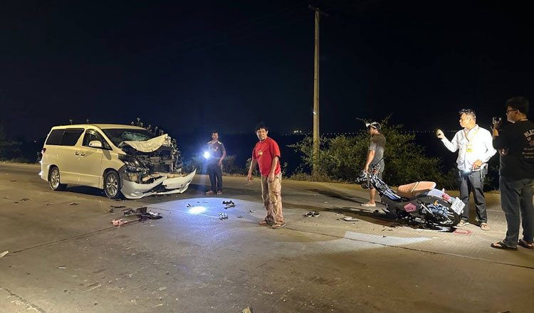 プノンペンで追い越し運転事故、2人が重傷