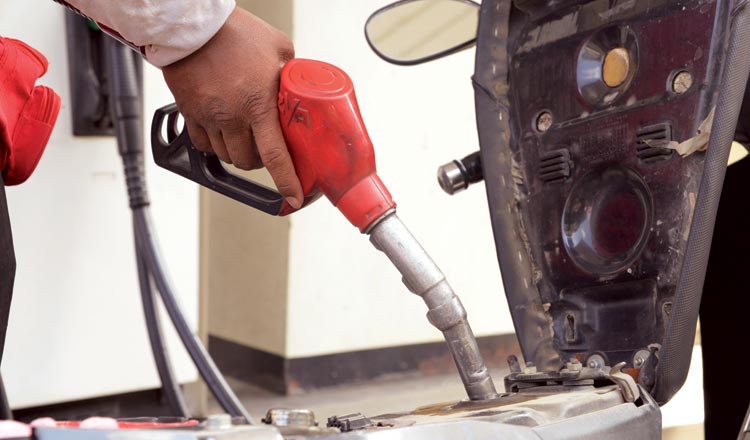 中東(トランプの)戦争の影響で燃料価格が高騰