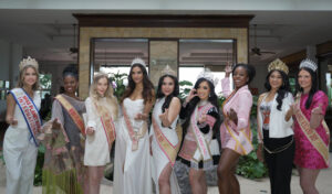 ミス・プラネットの美女たちがカンボジアに到着