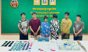 麻薬摘発で15キロ以上のケタミンとメタンフェタミンを押収、6人逮捕