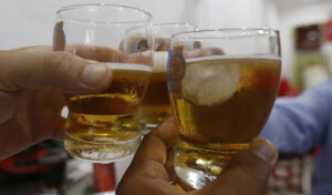 保健省は、メタノール混入の米酒の摂取に注意するよう警告