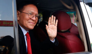 検察 元野党党首ケム・ソカ被告にさらなる重刑を求める