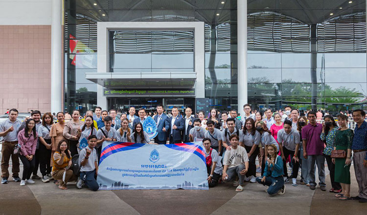 中国政府は50の奨学金を提供する