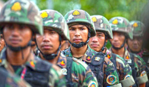 政府は混合徴兵制度を検討中である