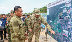 国防省によると、外国駐在武官の国境訪問中にタイ軍が発砲