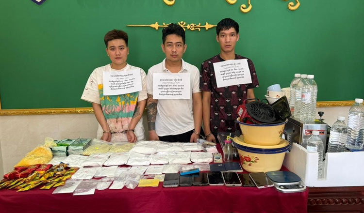 バベット市 ベトナム人3人を逮捕、10キロ以上の麻薬を押収