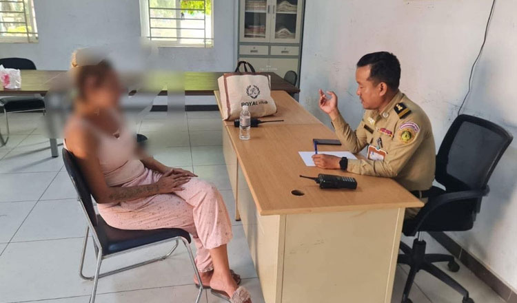 プノンペンの道路を封鎖した飲酒トルコ女性が警察で事情聴取