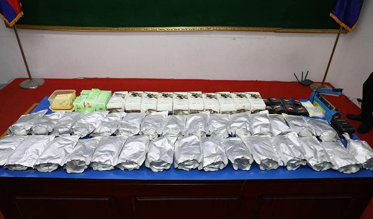 中国人男性が800キログラムの麻薬押収で起訴 他の5人が逃亡中