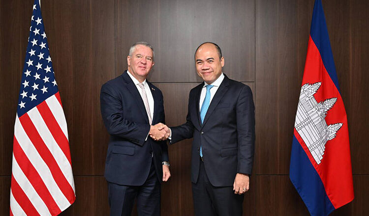 カンボジア　ジャカルタで開催されたASEAN・米国対話の共同議長国を務める