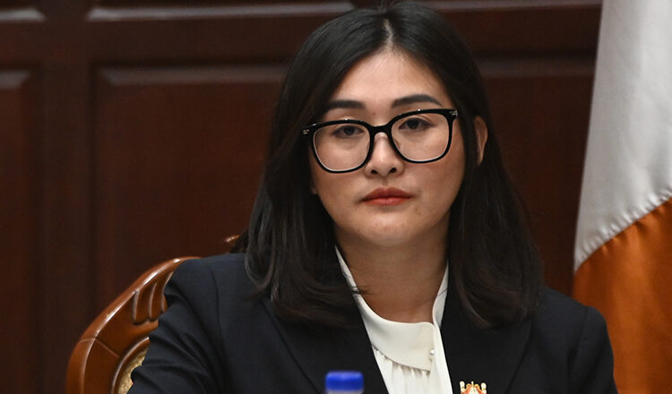 国連が司法の不備を指摘したことを受け、政府は児童強姦事件を再調査に