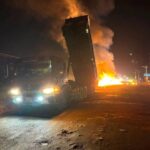 シアヌークビルでトラックが炎上　運転手は軽傷