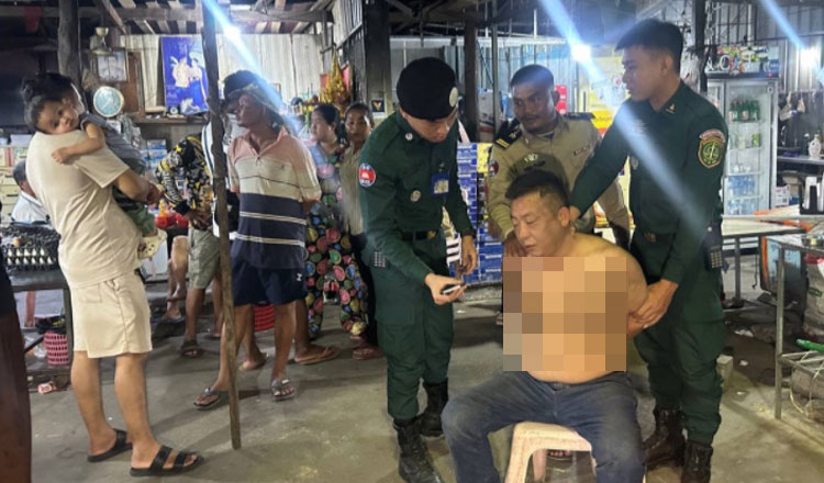 中国人の飲酒運転でバイク2台に衝突、若い男性が重傷を負う