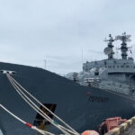 ロシア海軍の練習艦ペレコップがシアヌークビル港に入港