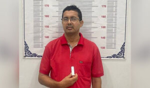 インド人実業家が逮捕され、刑務所に収監
