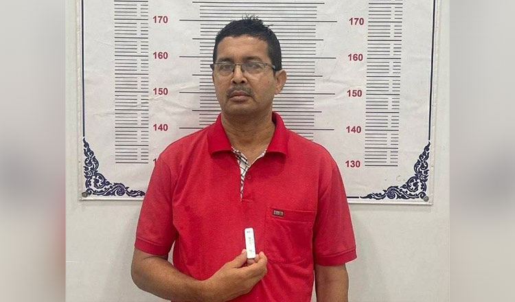 インド人実業家が逮捕され、刑務所に収監