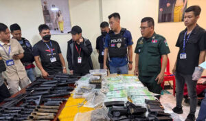 シアヌークビル沖　麻薬密輸船を検問 中国人7人が麻薬や銃器・銃弾所持で逮捕