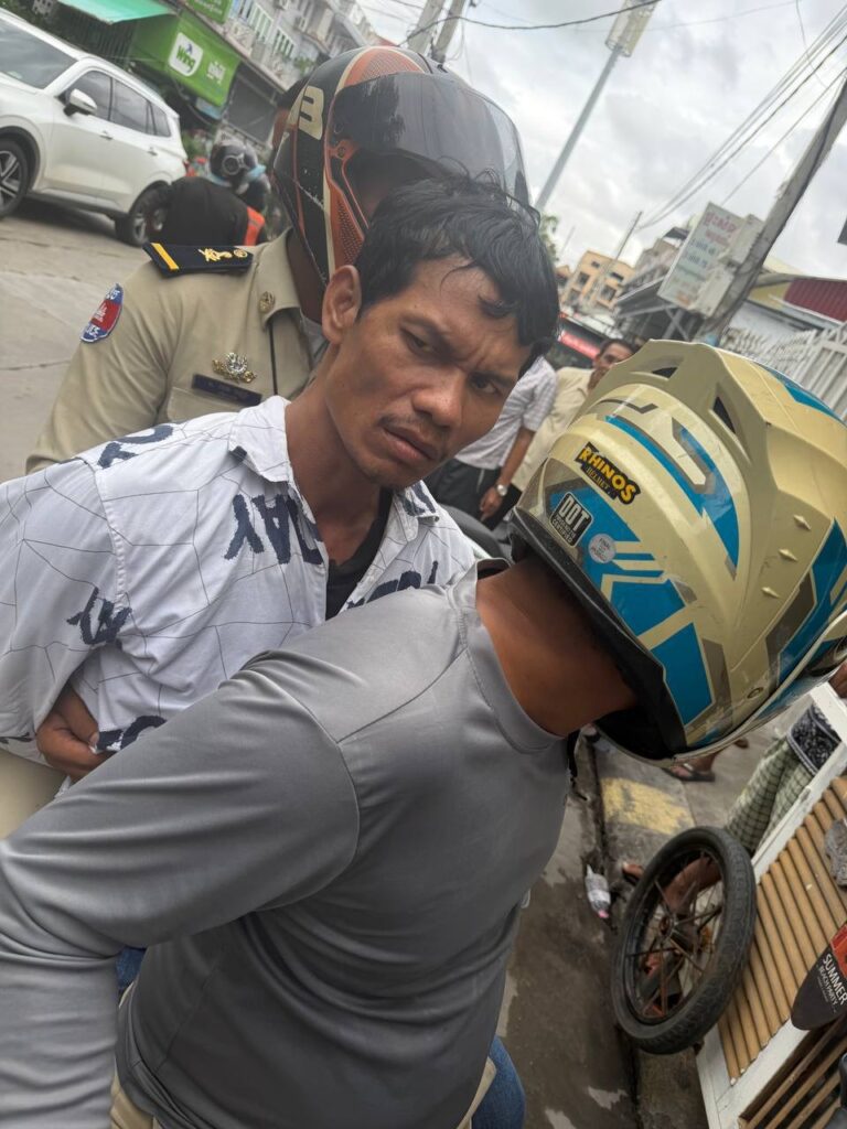 プノンペンの美容院から携帯電話を盗んだ男が逮捕