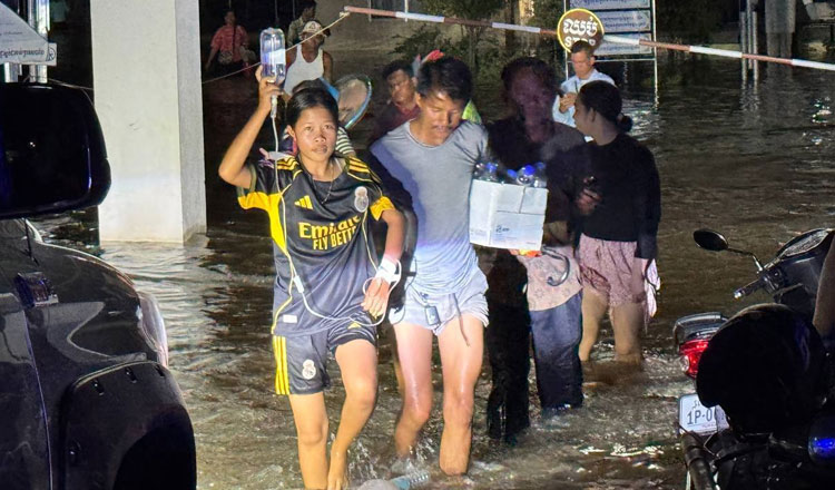 クラコール総合病院が洪水に見舞われるも、患者152人が無事避難