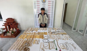 プノンペン　40万ドル相当の宝石強盗事件で男を逮捕　盗品を被害者に返還